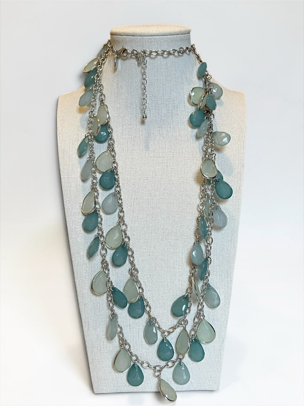 🍭5 for $20🍭 Charming Charlie Acrylic Teardrop Double Layer Necklace CC X